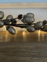 Load image into Gallery viewer, Autumn Golden glitter acorn Garland