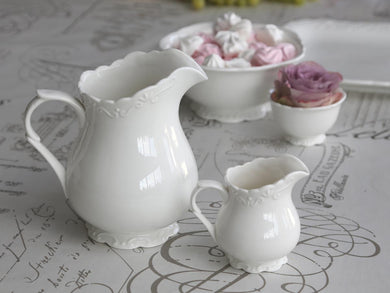Pretty porcelain Elegance Large Jug