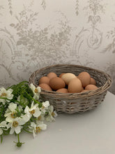 Load image into Gallery viewer, Wicker round Basket