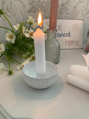 Scallop edge Candle Holder ... white