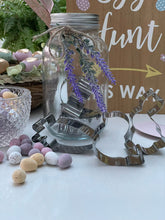 Load image into Gallery viewer, Spring cookie cutters in Glass mason jar