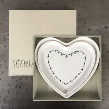 Load image into Gallery viewer, Pretty heart plates ... set of 2