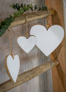 White & wood hanging hearts … set of 3