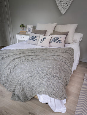 Chunky knit CABLE Throw ... Grey