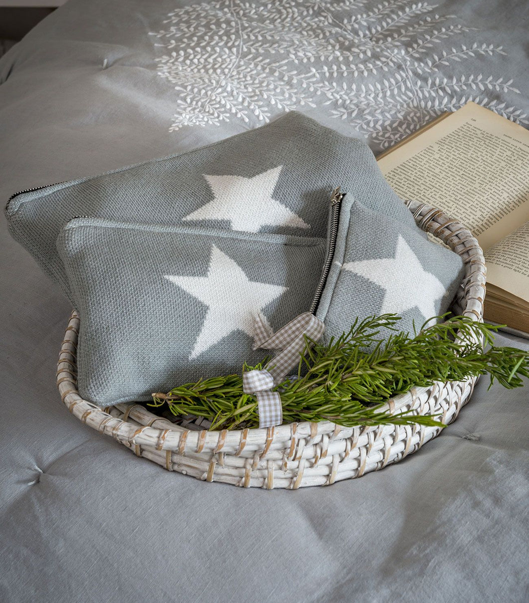 Knitted star make up bag … large