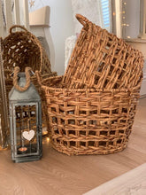 Load image into Gallery viewer, Oval braided baskets ....  set of 2
