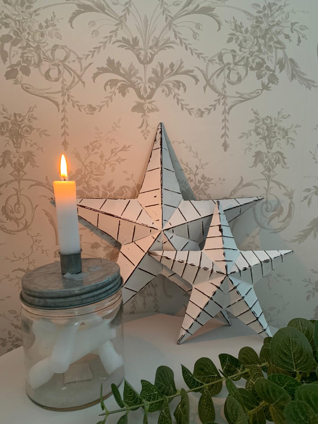 White ridged barn star ... 2 sizes