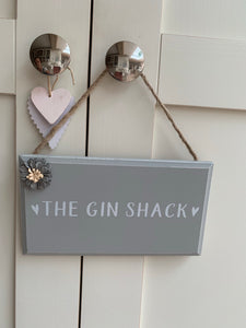 Floral detail drinks plaque ... The Gin Shack